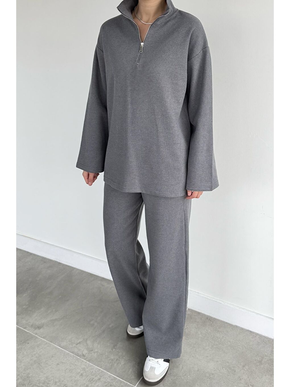 Gri Kadın Polo Yaka Selanik Kumaş Sweat Bel Lastikli Pantolon İkili Takım-1
