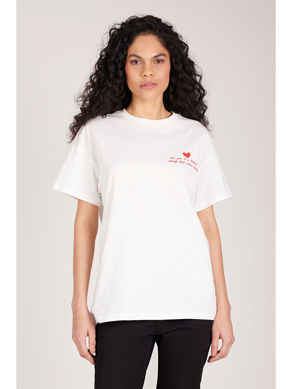 Beyaz Oversize Fit Bol Kesim %100 Pamuk Baskılı Bisiklet Yaka Tişört