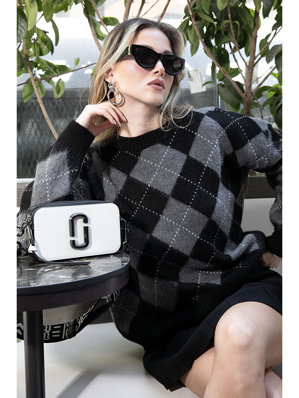 Siyah Oversize Fit Bisiklet Yaka Baklava Desenli Kazak 4615579