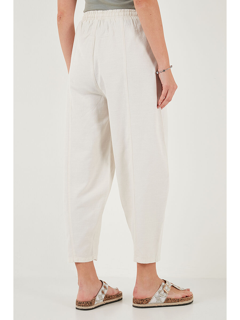 Bej Pamuklu Relaxed Fit Normal Bel Daralan Paça Pantolon 668YP5198-5