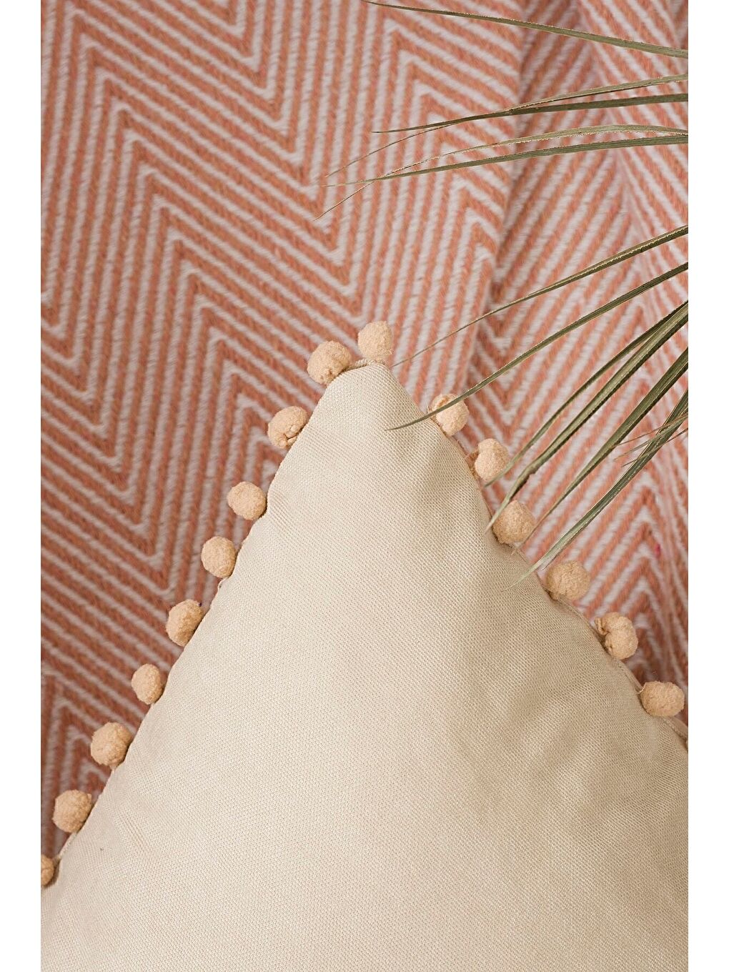 Ekru Renk Ve Ölçü Seçenekli Krem Ponponlu Kırlent Kılıfı Dekoratif Düz Sade Punch Panoroma-2