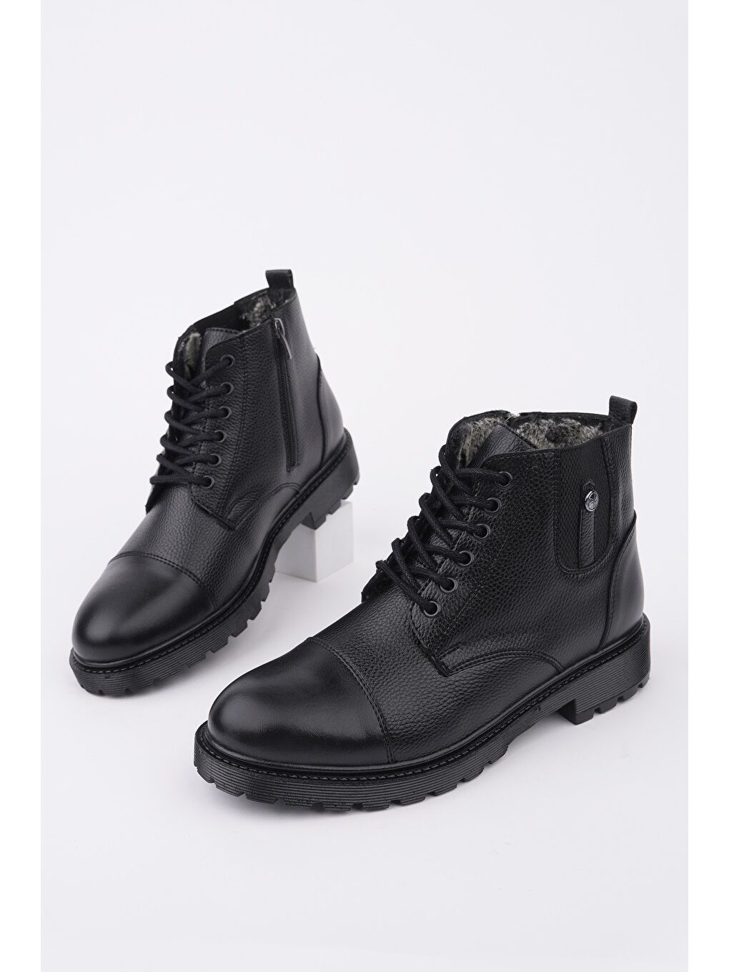 Siyah RAFA Fermuarlı Bağcıklı Kürklü Erkek Bot