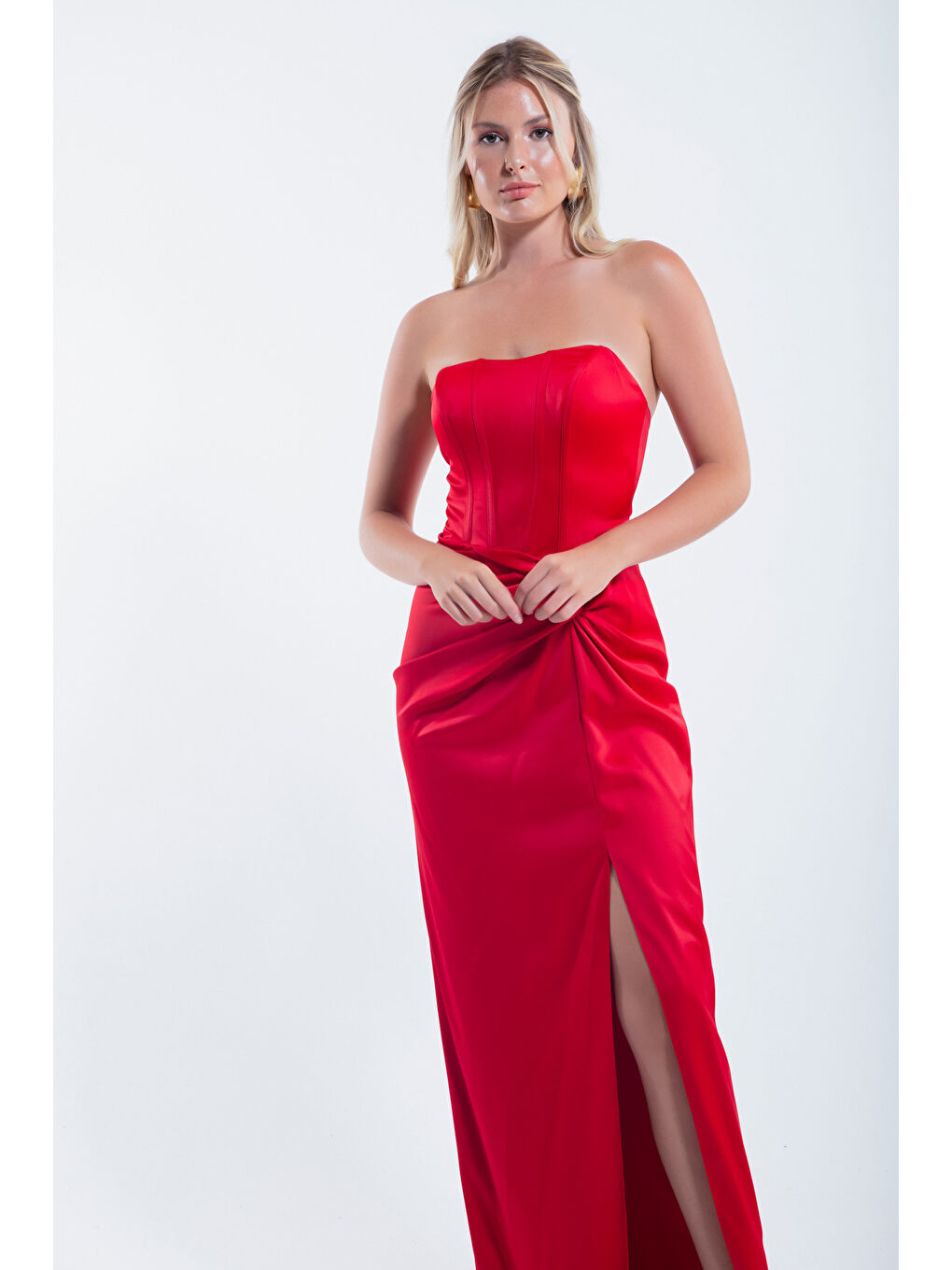 Kadın Kırmızı Kruvaze Astarlı Dokuma Korse Detaylı Saten Uzun Abiye Elbise-2