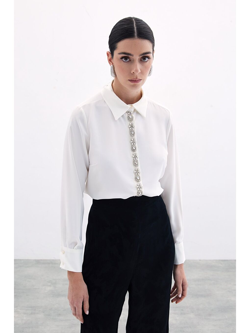 Şerit Aksesuarlı Gömlek - Ekru-1