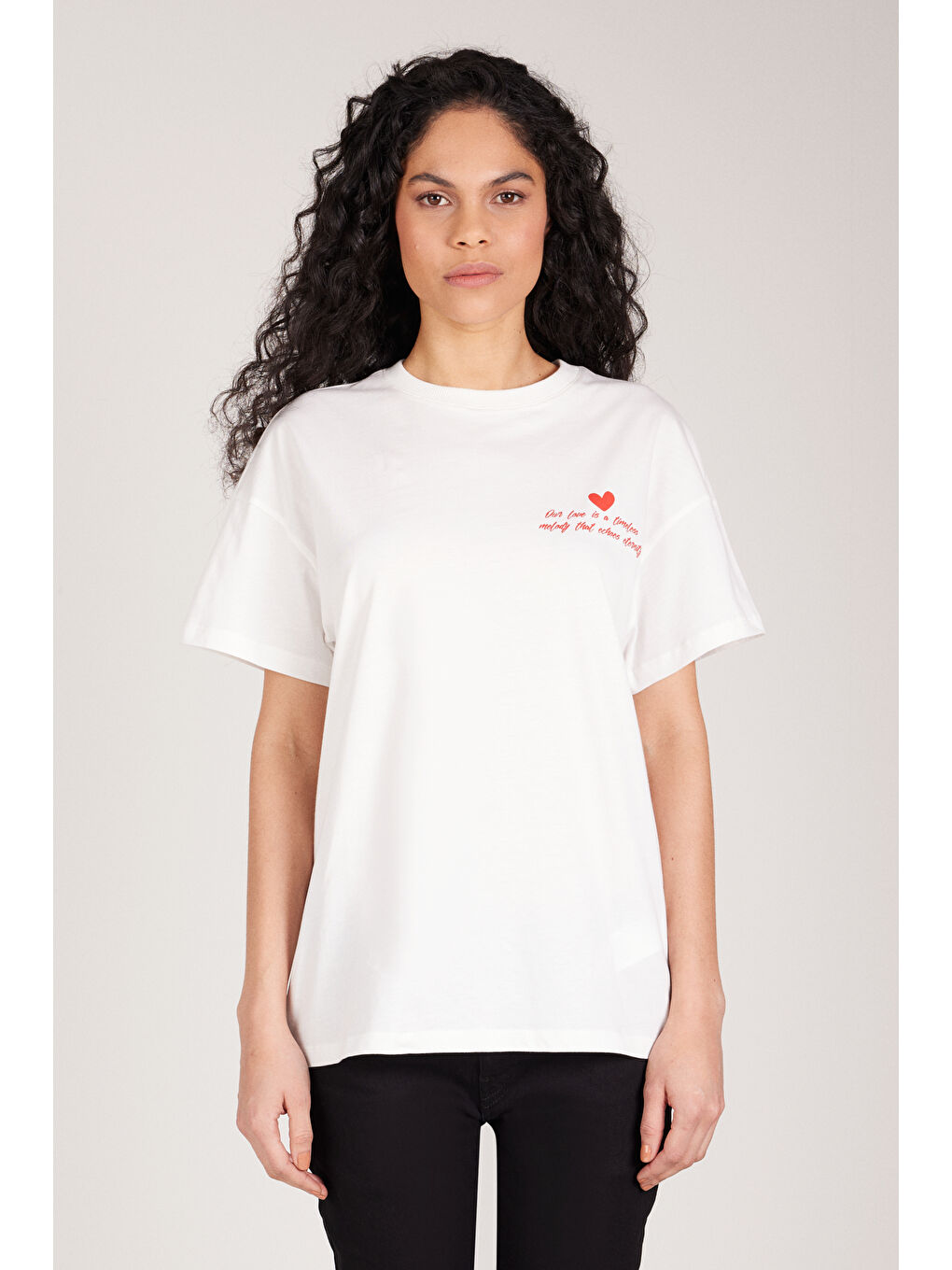 Beyaz Oversize Fit Bol Kesim %100 Pamuk Baskılı Bisiklet Yaka Tişört-2