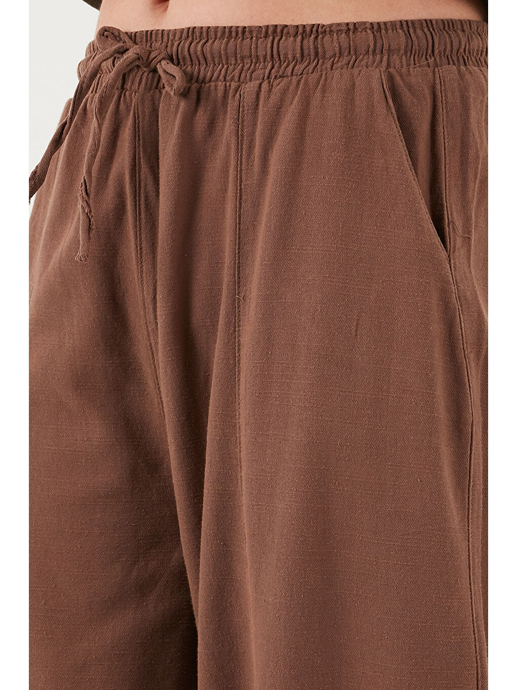 Kahverengi Pamuklu Relaxed Fit Normal Bel Daralan Paça Pantolon 668YP5198-4