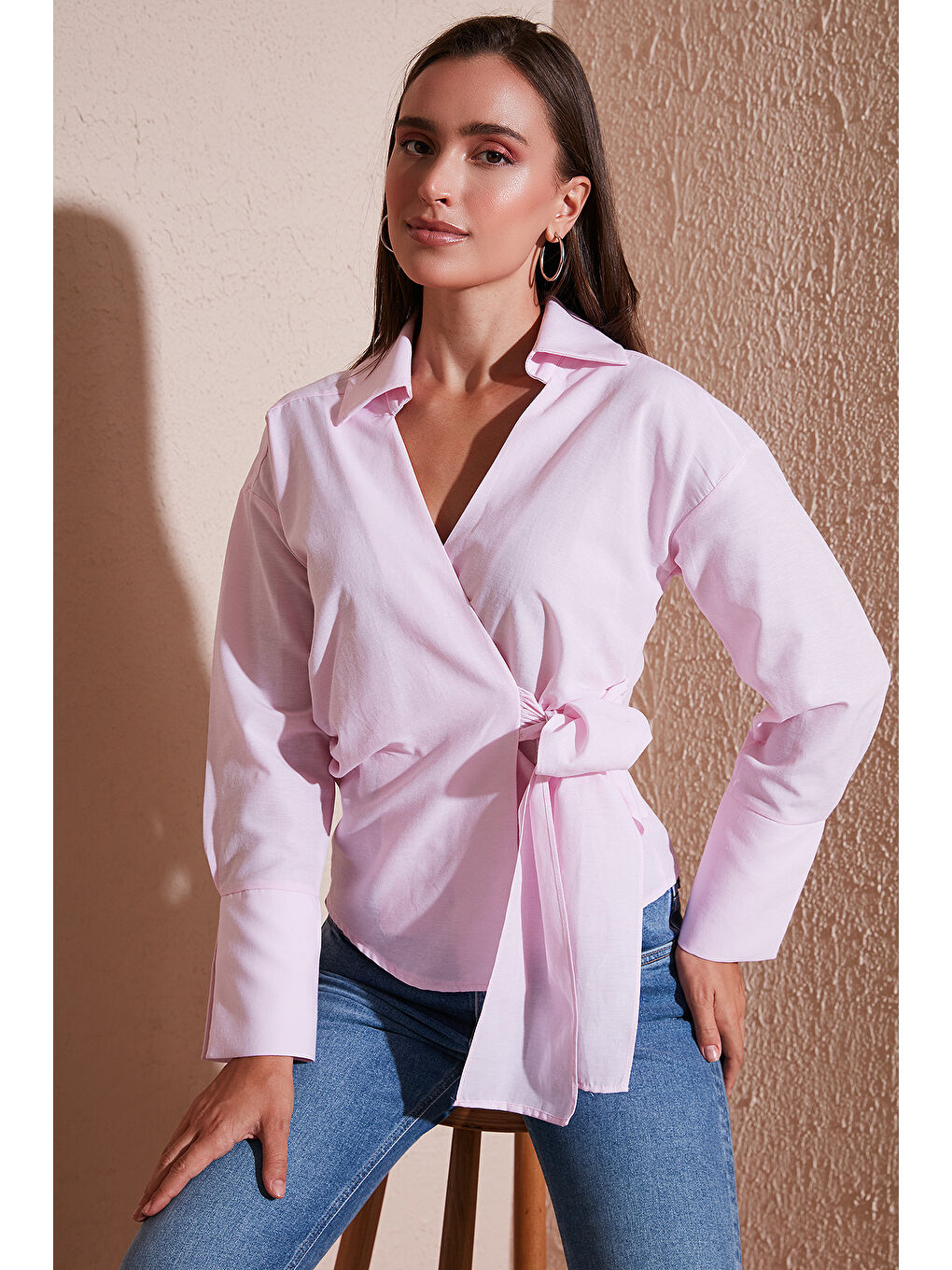 Pembe Pamuklu Regular Fit Uzun Kollu Bağlama Detaylı Gömlek 65200538