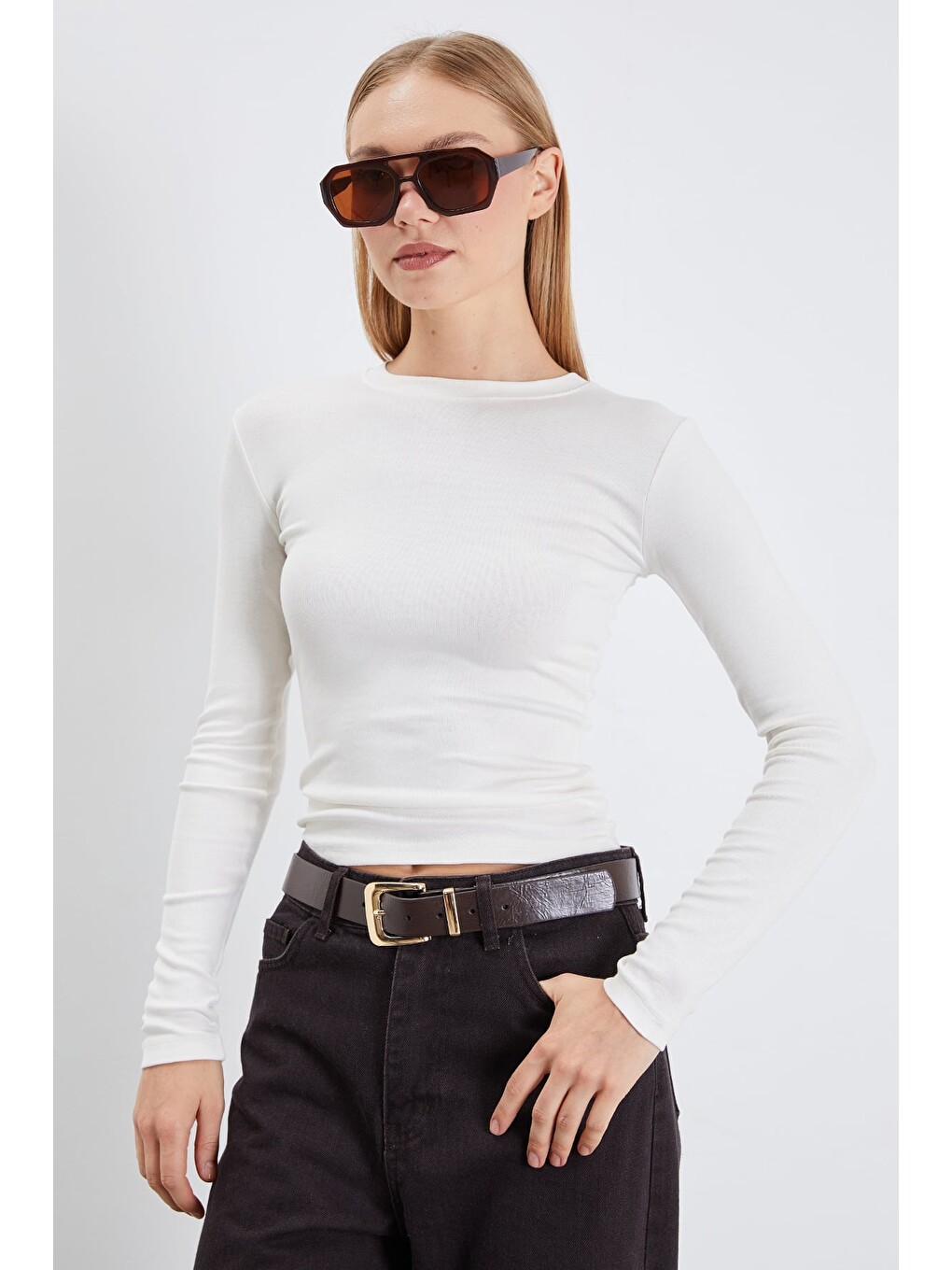 Ekru Basic Bisiklet Yaka Slim Fit Crop Bluz