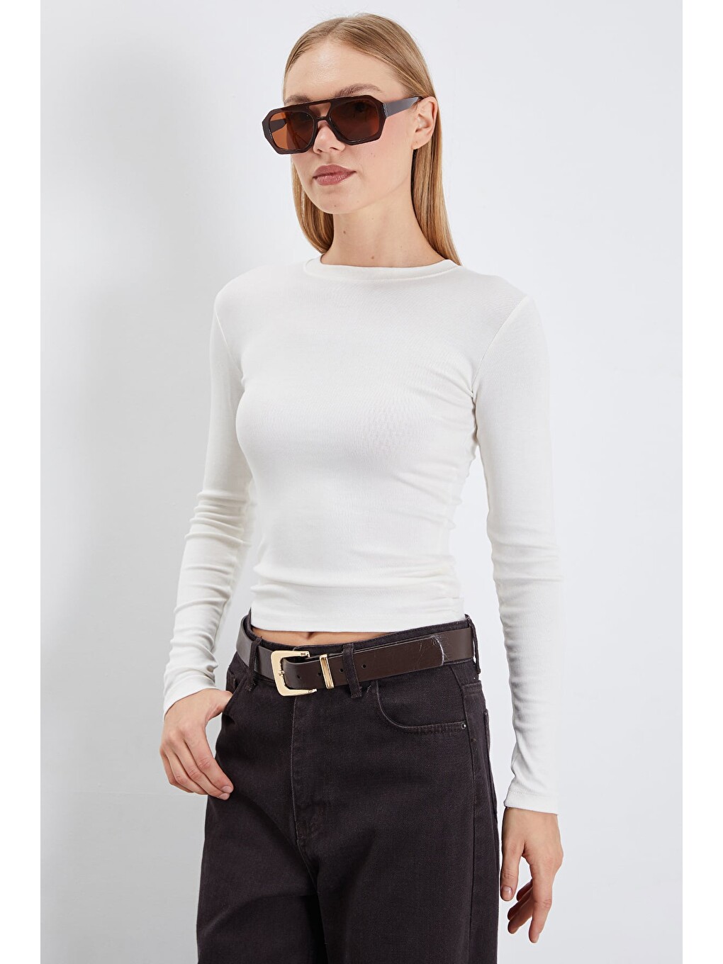 Ekru Basic Bisiklet Yaka Slim Fit Crop Bluz-4