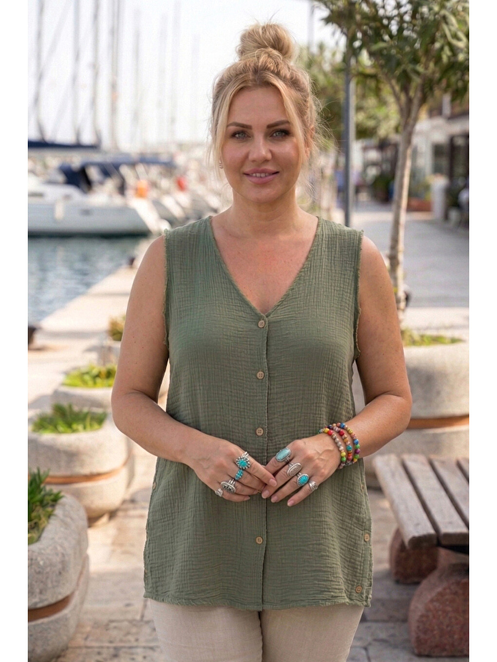Haki V Yaka Kolsuz Düğmeli Yanları Düğmeli Casual Müslin Oversize Dokuma Bluz 68 60-1
