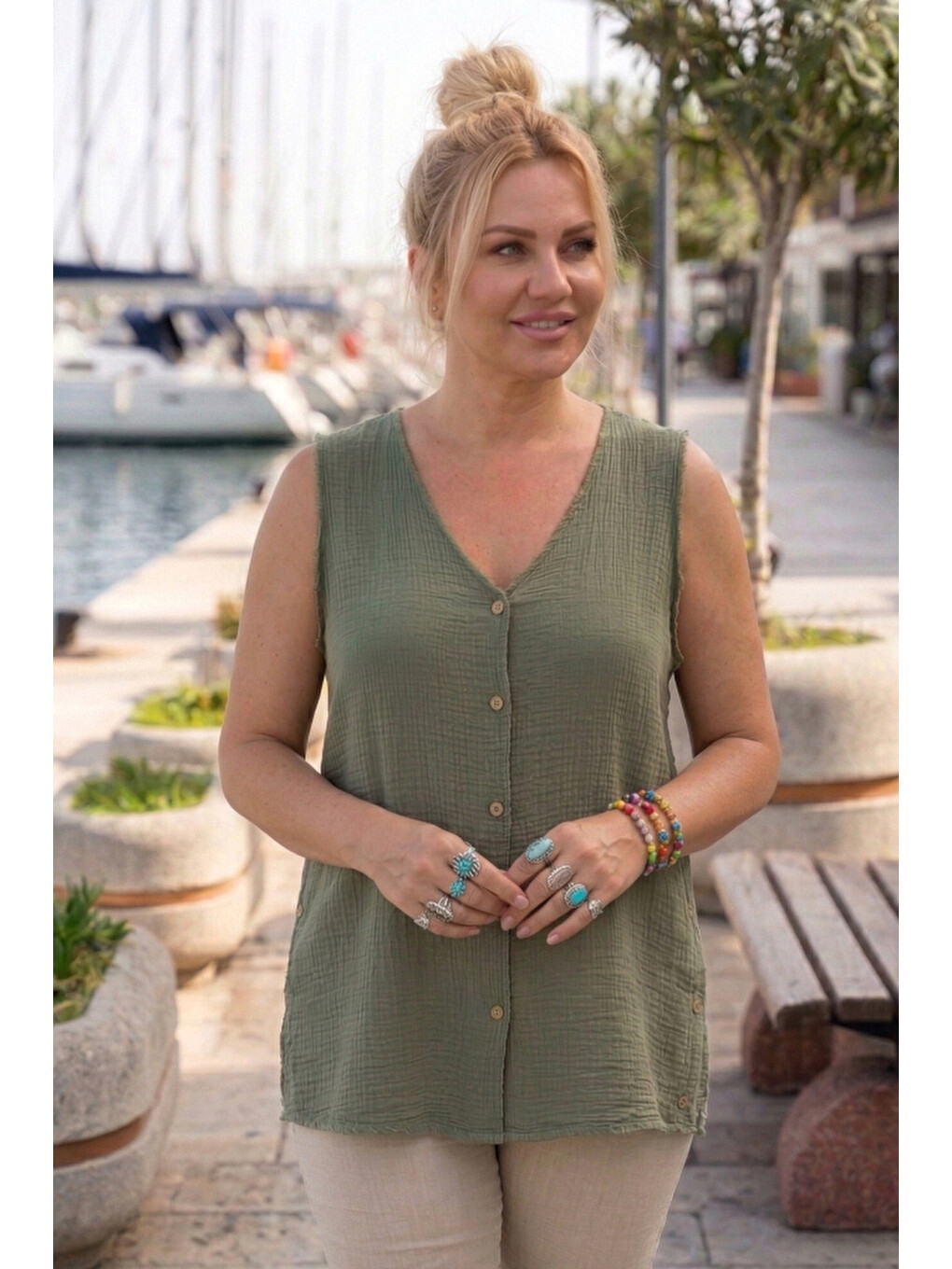 Haki V Yaka Kolsuz Düğmeli Yanları Düğmeli Casual Müslin Oversize Dokuma Bluz 68 60-2