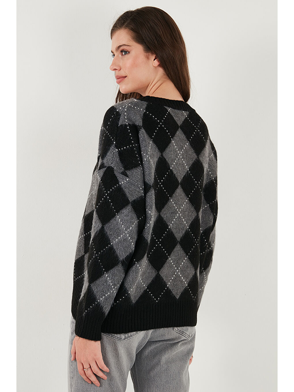 Siyah Oversize Fit Bisiklet Yaka Baklava Desenli Kazak 4615579-6