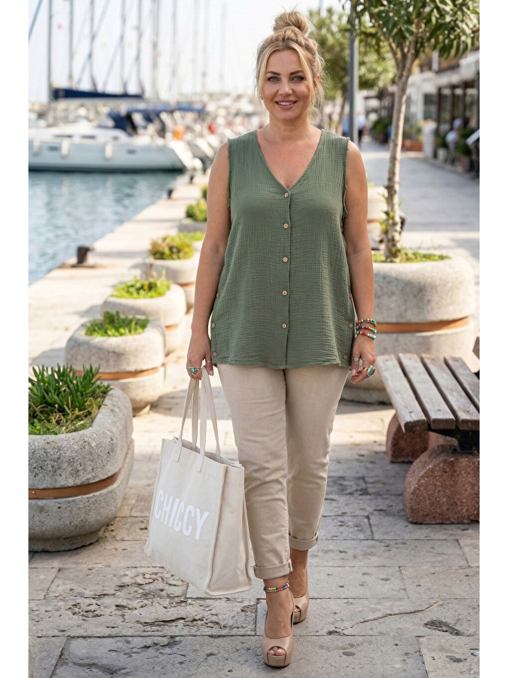 Haki V Yaka Kolsuz Düğmeli Yanları Düğmeli Casual Müslin Oversize Dokuma Bluz 68 60-4