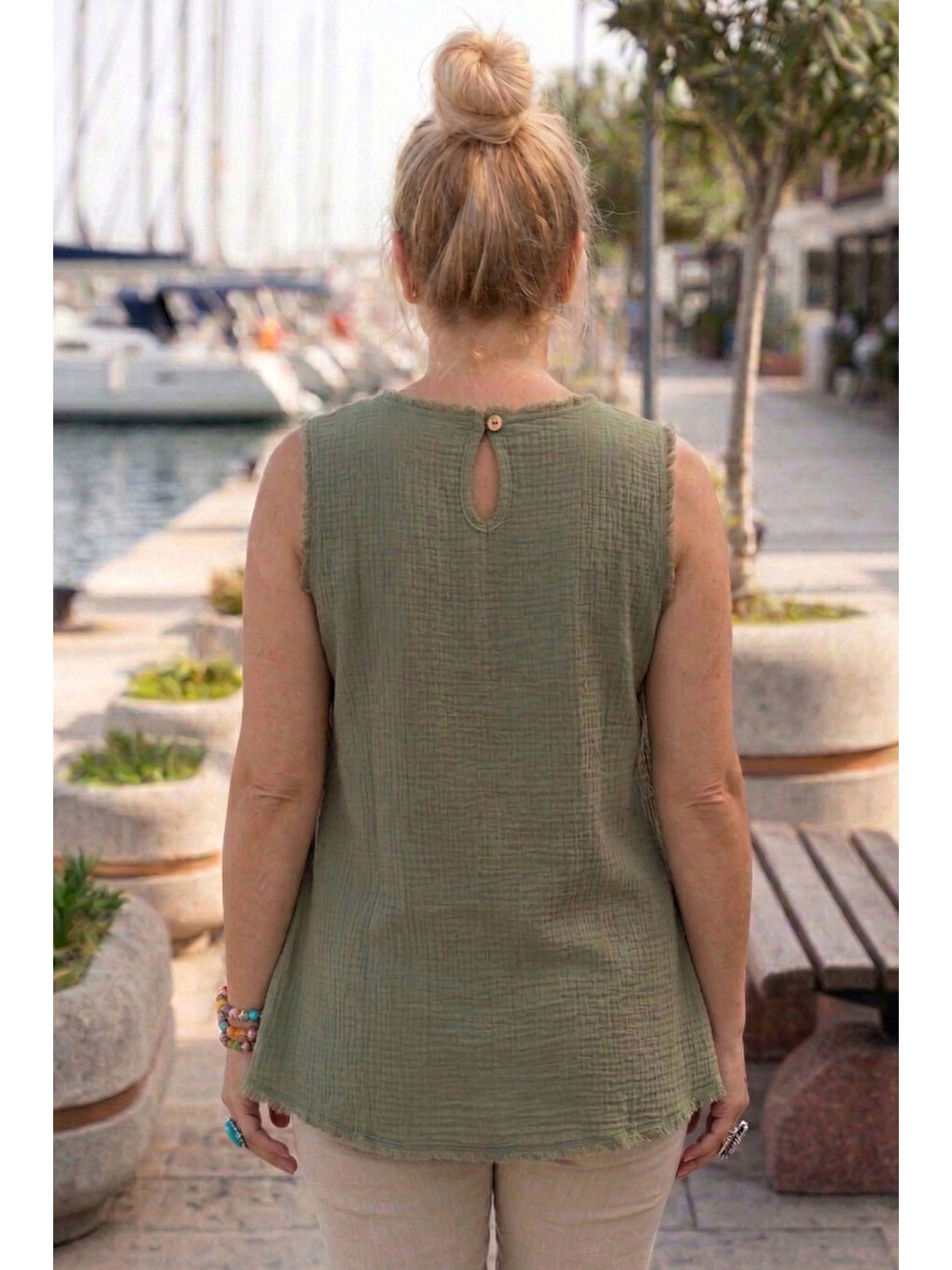 Haki V Yaka Kolsuz Düğmeli Yanları Düğmeli Casual Müslin Oversize Dokuma Bluz 68 60-5