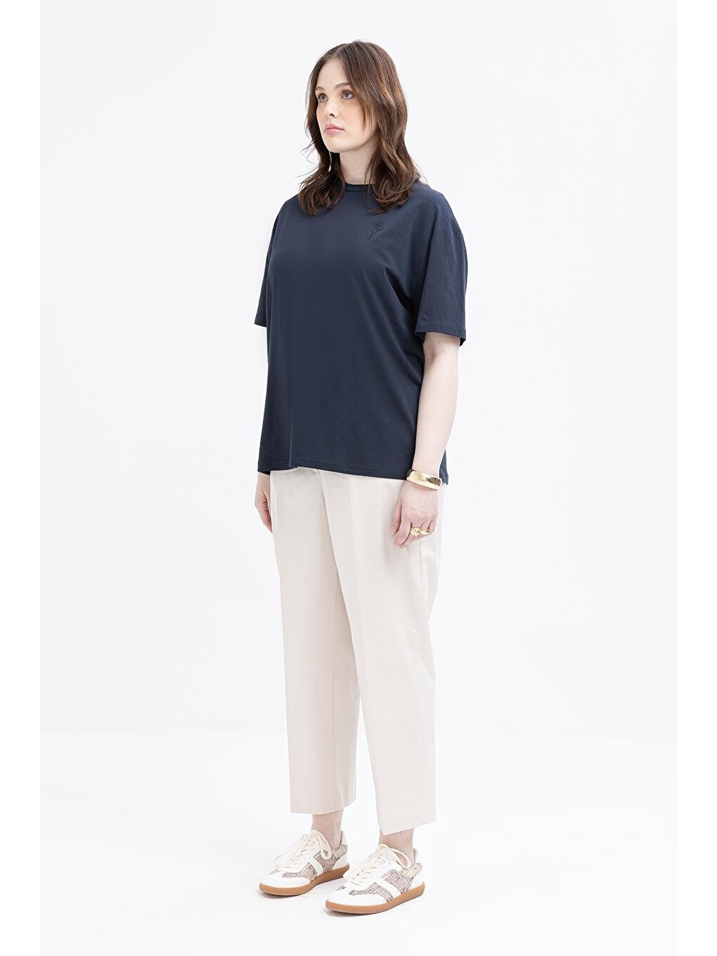 Beyaz İndigo-kısa Kollu Nakış Detaylı T-shirt-1