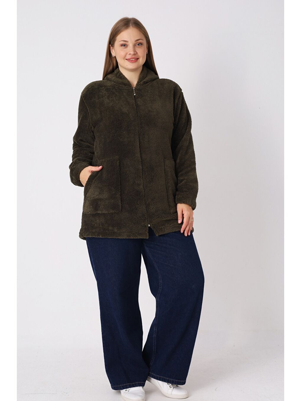 Haki Kadın Büyük Beden Kapüşonlu Fermuarlı Cepli Soft Pelüş Sweatshirt-4