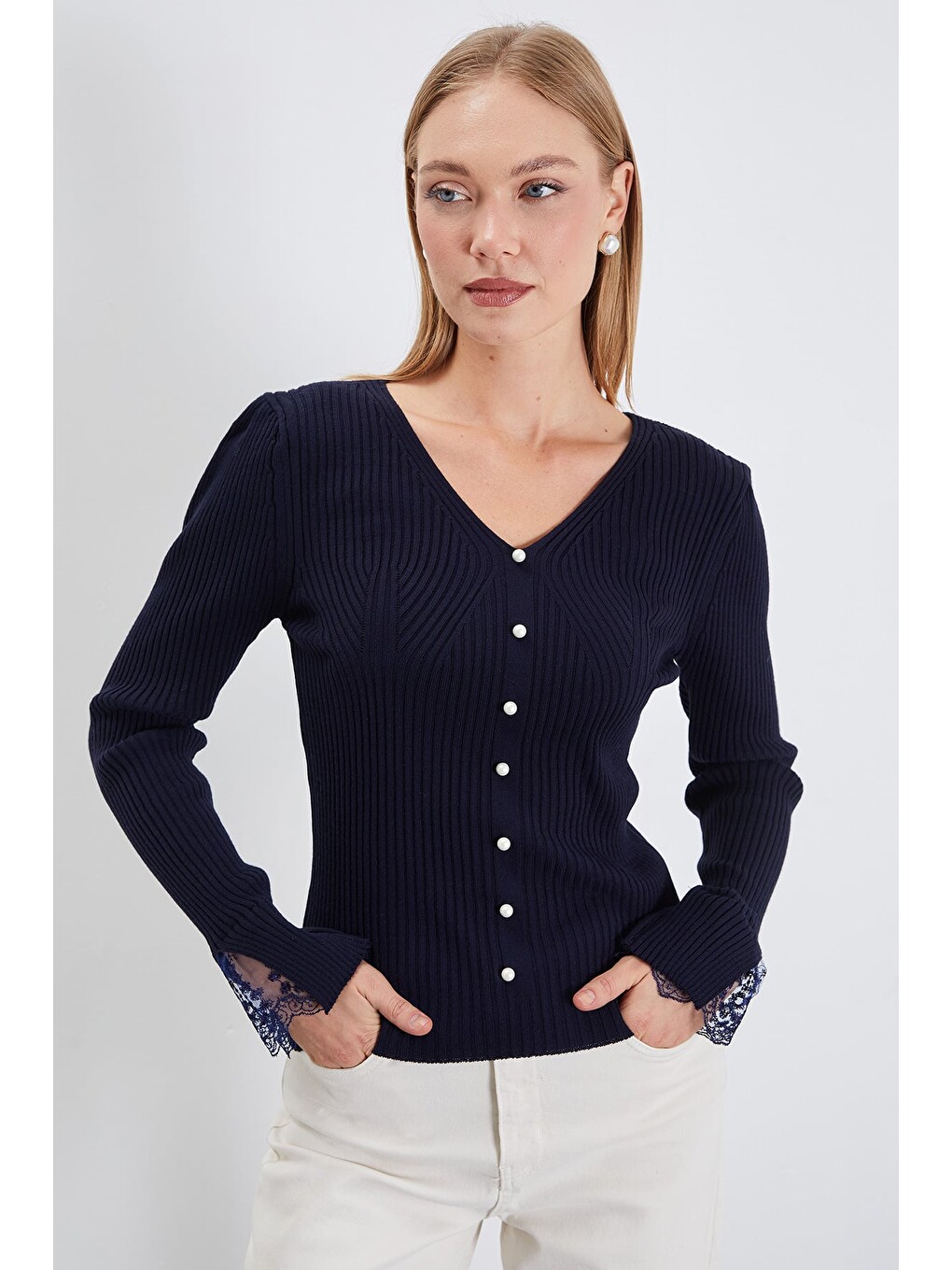 Lacivert Dantelli İnci Detaylı V Yaka Slim Fit Triko Bluz-2
