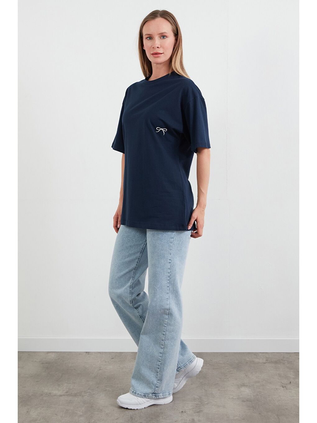 Lacivert Kurdele Nakışlı Oversize Tişört-2