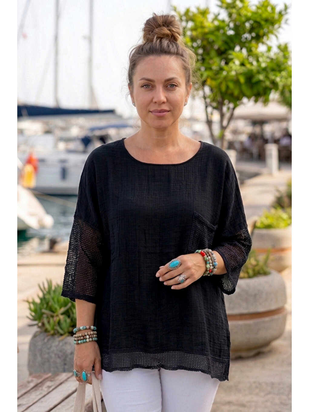 Siyah Bisiklet Yaka 3/4 Kol, Kol Ve Etek Ucu File Detaylı Casual Müslin Oversize Dokuma Bluz 60 65-2