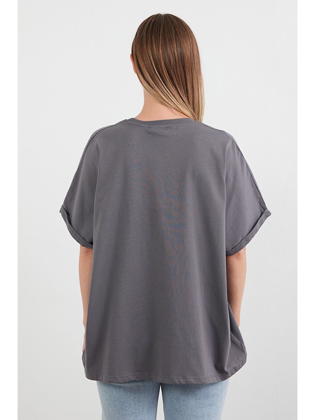 Antrasit Yazı Ve Fiyonk Nakışlı Oversize Tişört-3
