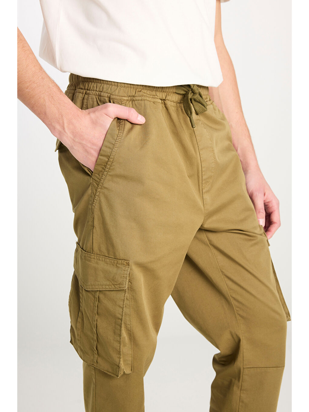 Regular Fit Normal Kesim Ribanalı Paça Kargo Cepli Haki Jogger Pantolon-4