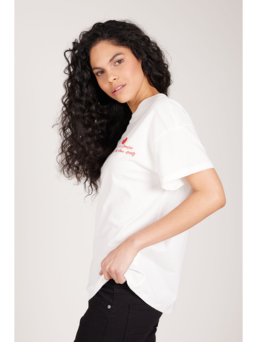 Beyaz Oversize Fit Bol Kesim %100 Pamuk Baskılı Bisiklet Yaka Tişört-4