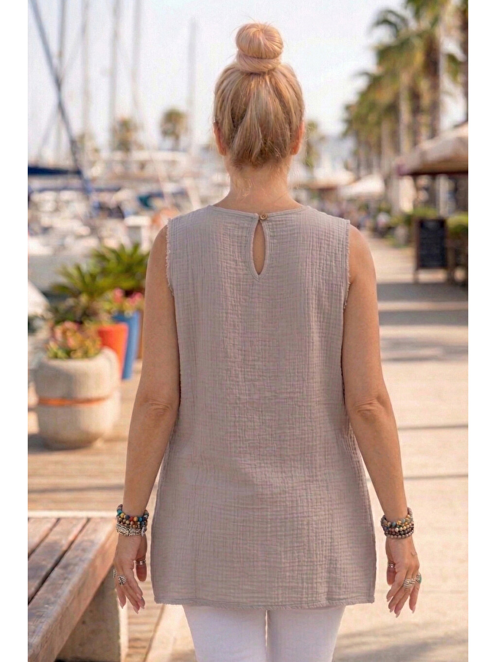 Bej Taş Rengi V Yaka Kolsuz Düğmeli Yanları Düğmeli Casual Müslin Oversize Dokuma Bluz 68 60-5