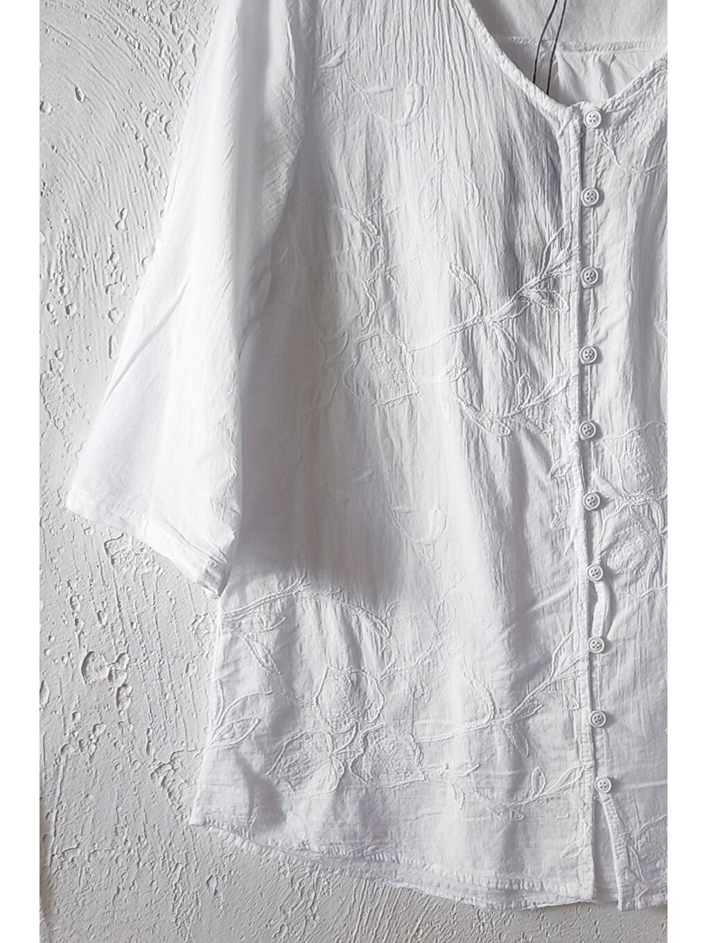 Beyaz V Yaka 3/4 Kol Düğmeli Brodeli Pamuklu Oversize Dokuma Bluz 73 60-1