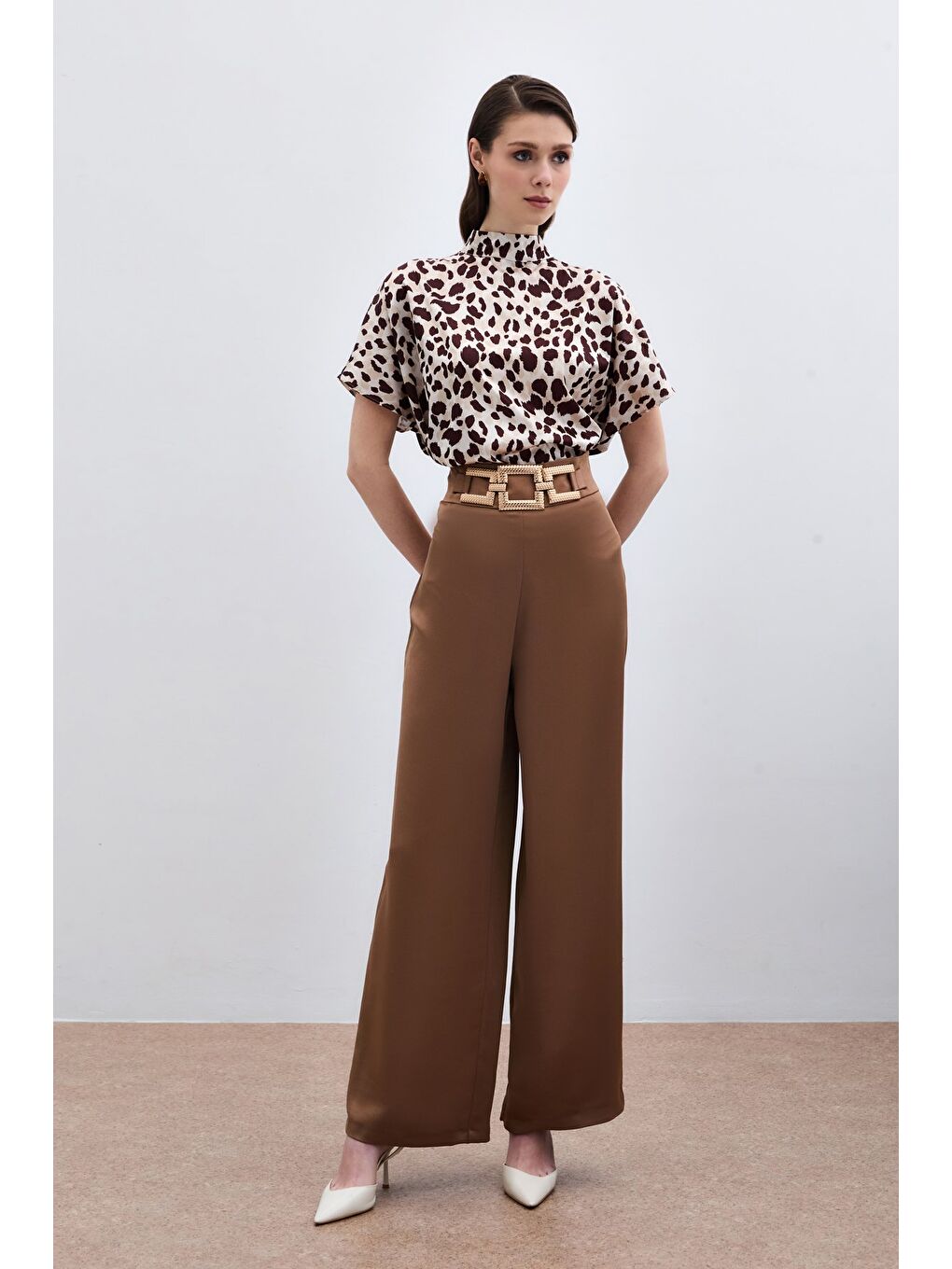 Kahverengi Bel Kemerli Saten Krep Pantolon - Camel-1