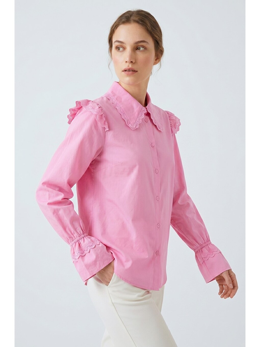 Pembe Oversize Kalıp Viktorya Esintili Fırfırlı Dantelli Gömlek-2