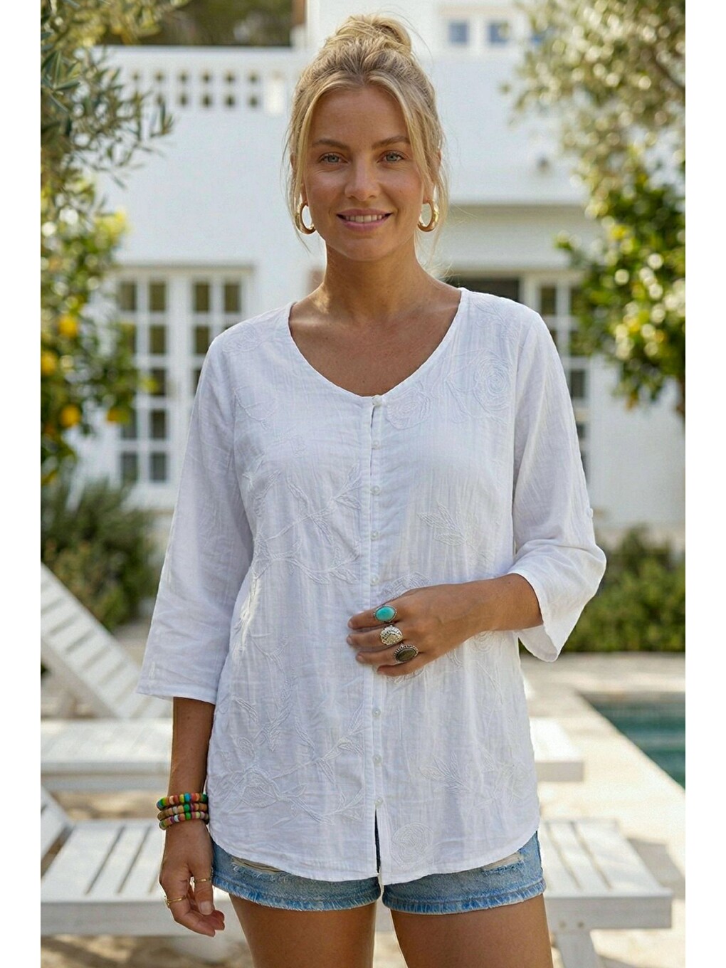 Beyaz V Yaka 3/4 Kol Düğmeli Brodeli Pamuklu Oversize Dokuma Bluz 73 60-4
