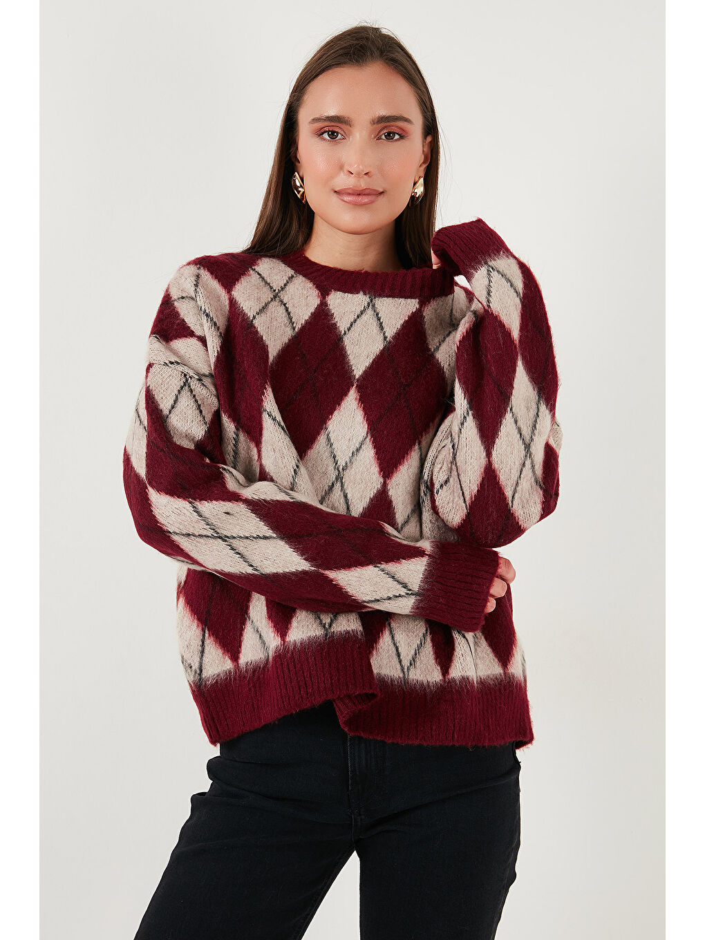 Bordo Oversize Fit Bisiklet Yaka Baklava Desenli Yumuşak Dokulu Kadın Kazak 4616223-2