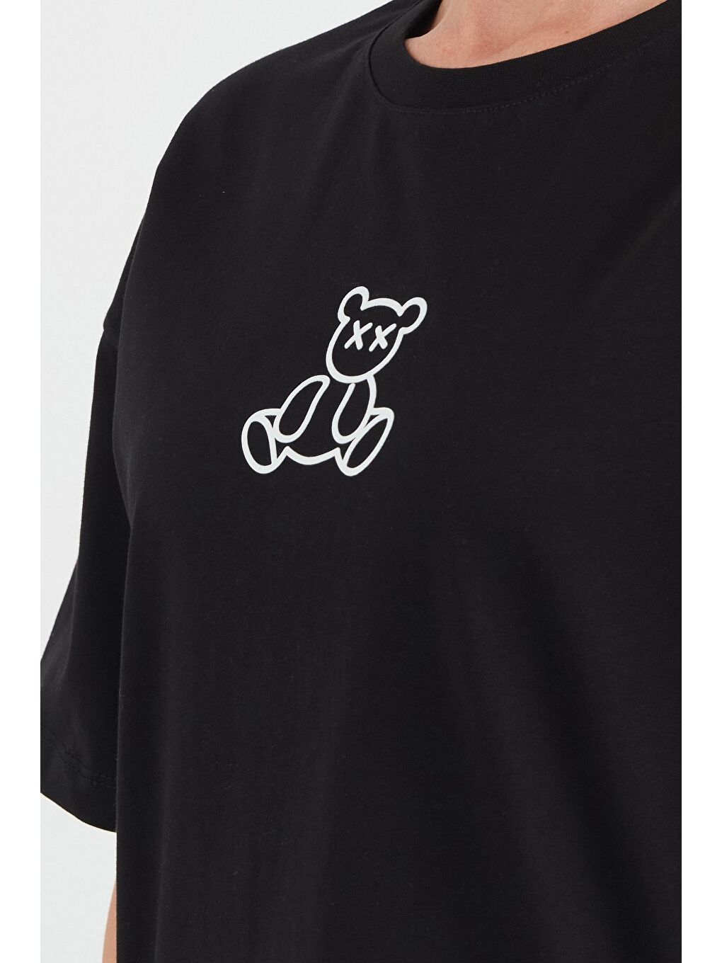 Siyah Ayıcık Baskılı Oversize Tişört-4