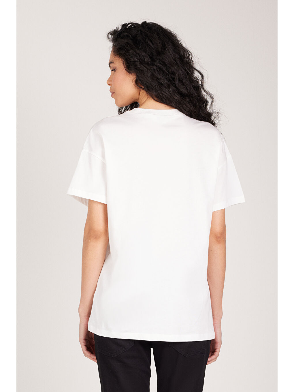 Beyaz Oversize Fit Bol Kesim %100 Pamuk Baskılı Bisiklet Yaka Tişört-5