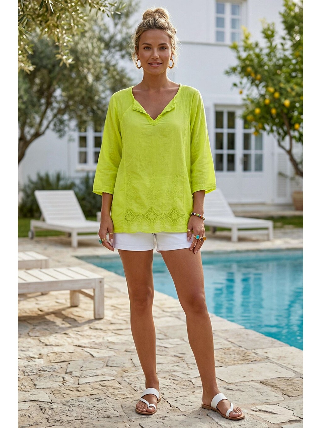 Neon Sarı Alttan Britli Yaka Düğmeli 3/4 Kol Delikişi Nakışlı Pamuklu Oversize Dokuma Bluz 65 51-2