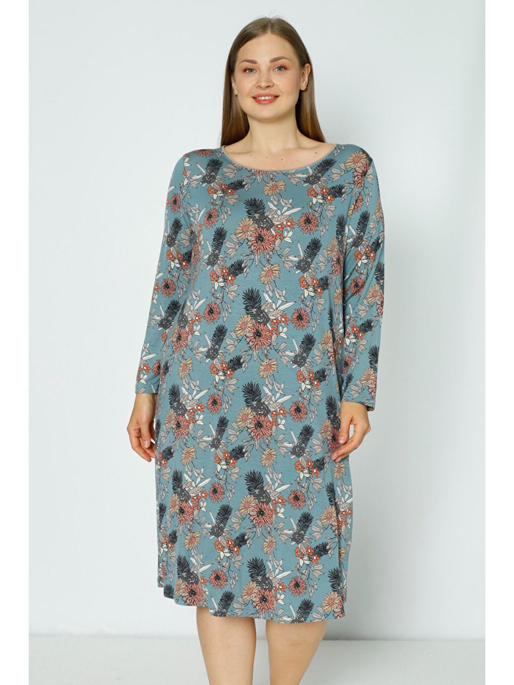 Yeşil Desenli Uzun Kollu Büyük Beden Elastanlı Viskon Gecelik