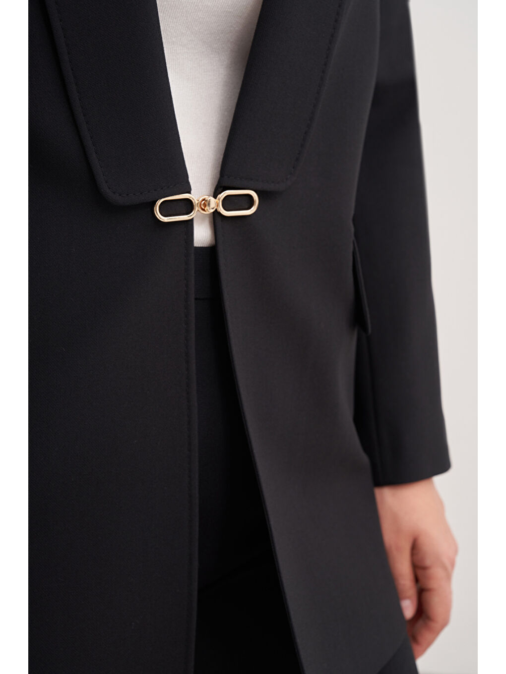 Siyah Şal Yaka Toka Detaylı Ceket-3