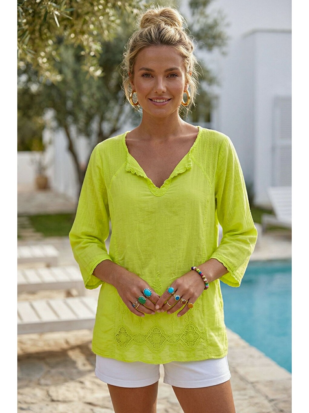 Neon Sarı Alttan Britli Yaka Düğmeli 3/4 Kol Delikişi Nakışlı Pamuklu Oversize Dokuma Bluz 65 51-3