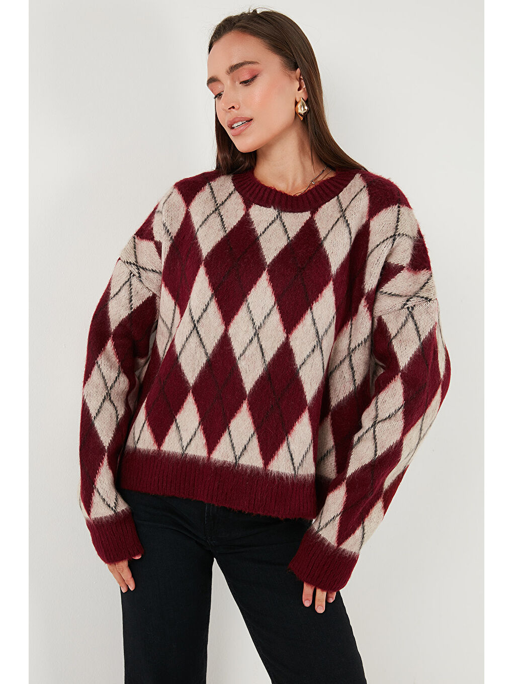 Bordo Oversize Fit Bisiklet Yaka Baklava Desenli Yumuşak Dokulu Kadın Kazak 4616223-3