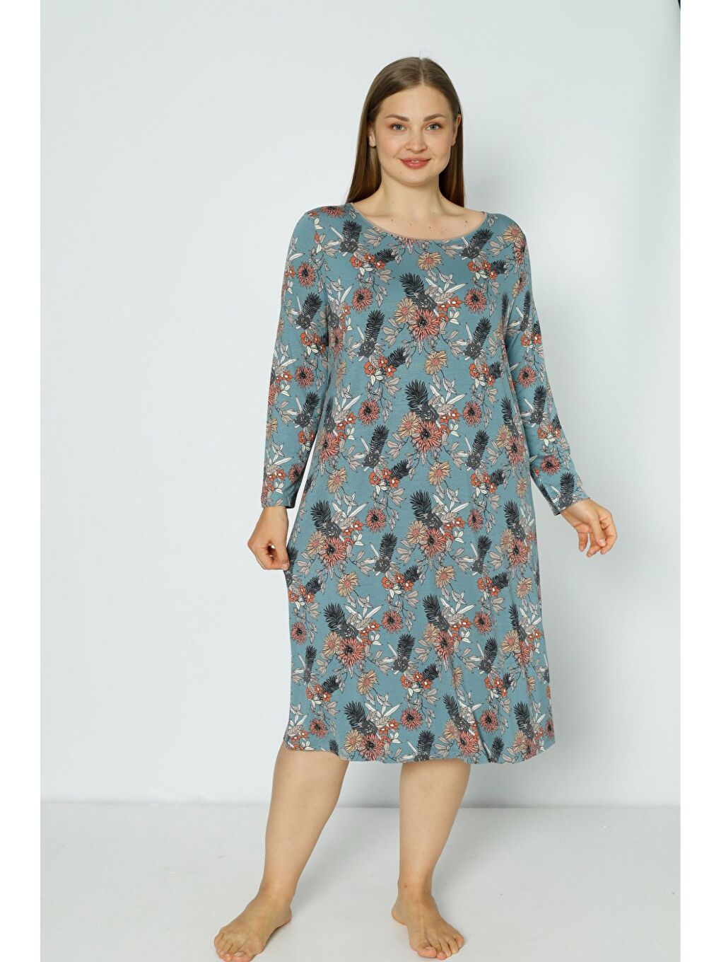 Yeşil Desenli Uzun Kollu Büyük Beden Elastanlı Viskon Gecelik-2