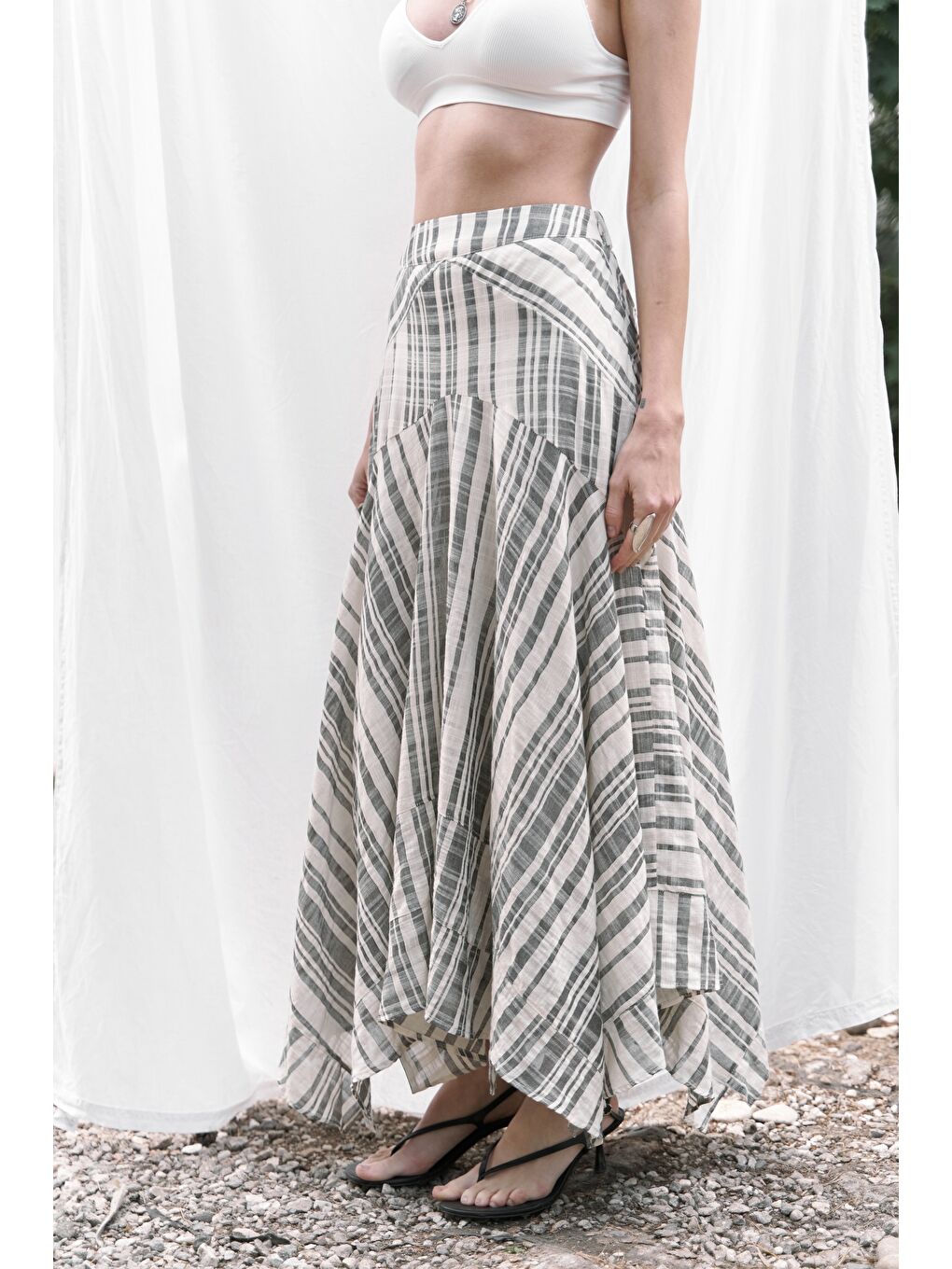 Peigi Çizgili Parçalı Siyah Midi Etek-3