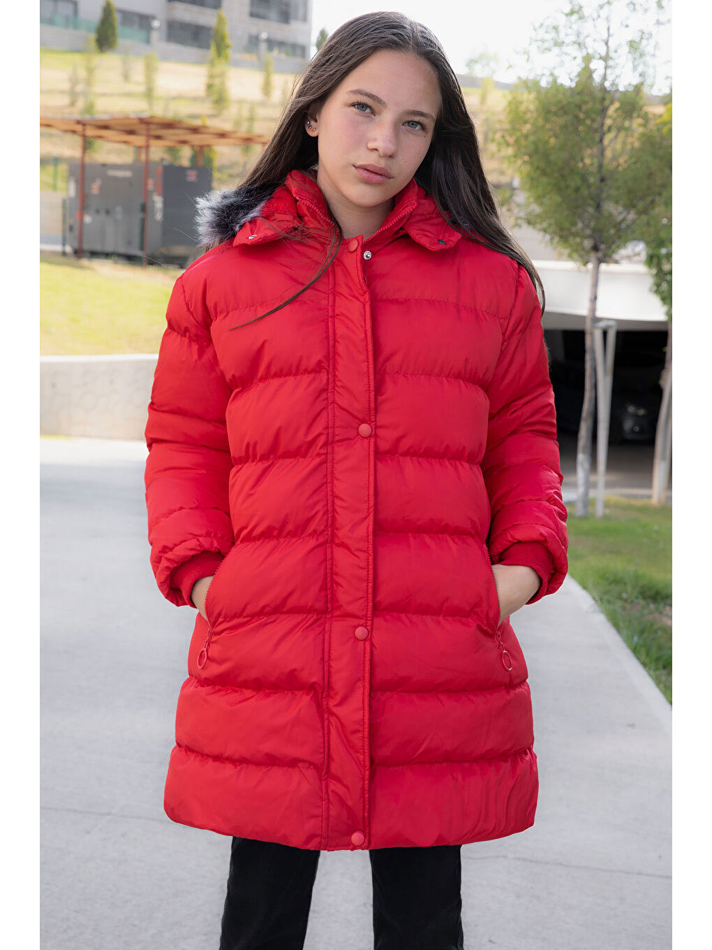 Kırmızı İçi Kürklü Çıtçıtlı Kapüşonlu Kız Çocuk Şişme Mont 21321-1