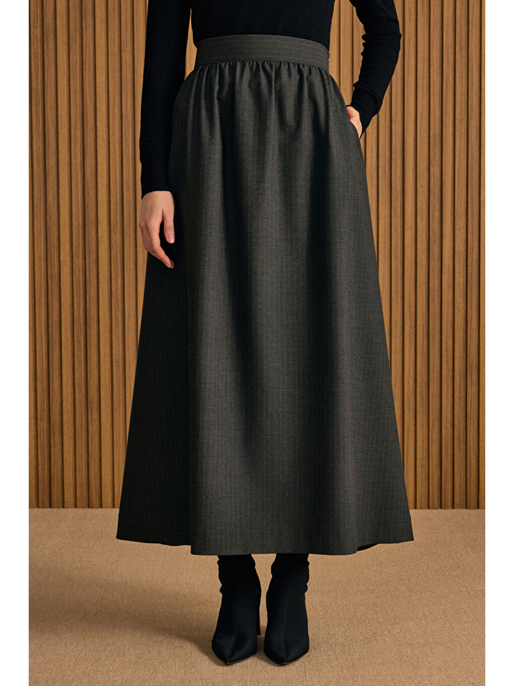 Antrasit Çizgili Yandan Cepli Etek-1