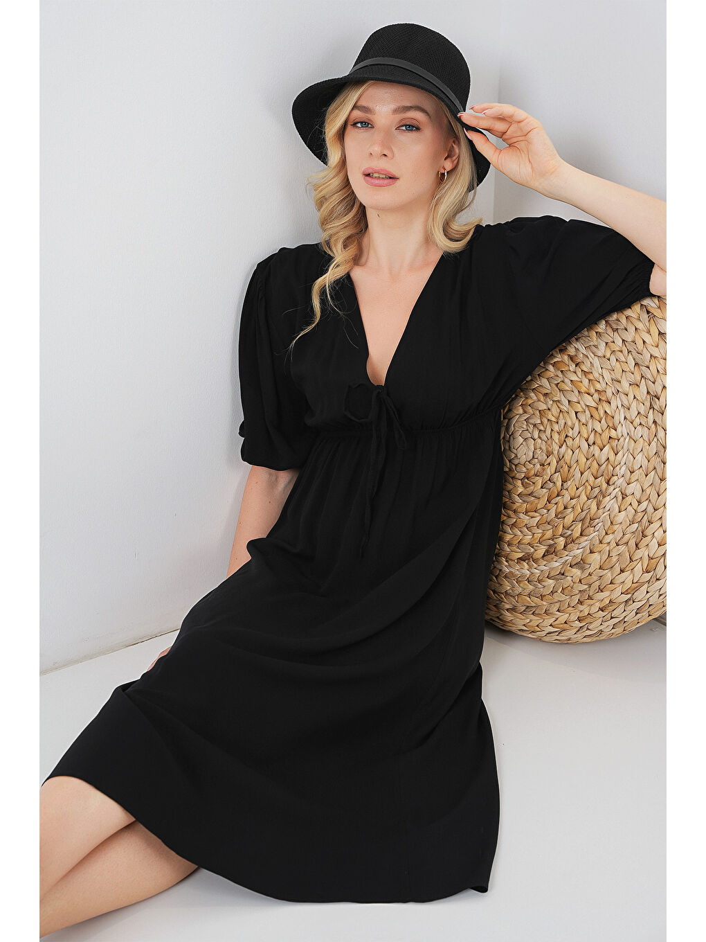 2570 Kadın Beli Büzgülü V Yaka Elbise - Siyah-2