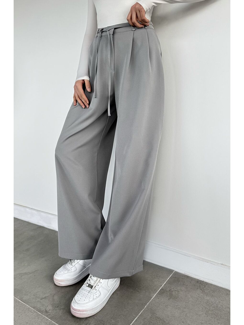 Gri Kadın Bel Bağcıklı Bol Paça Pantolon