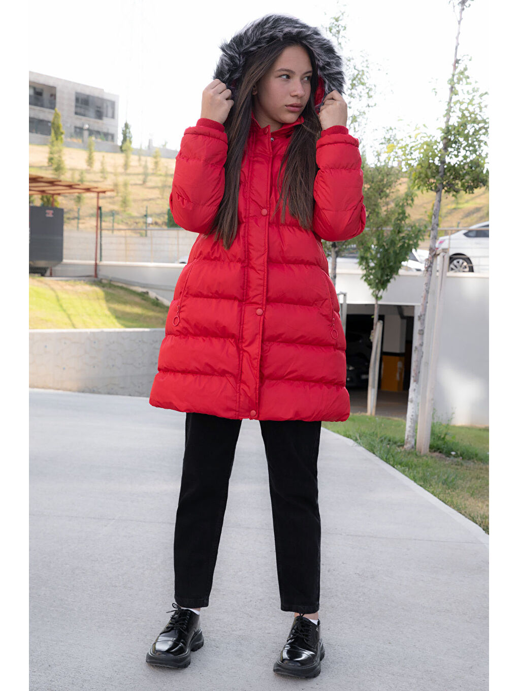 Kırmızı İçi Kürklü Çıtçıtlı Kapüşonlu Kız Çocuk Şişme Mont 21321-3