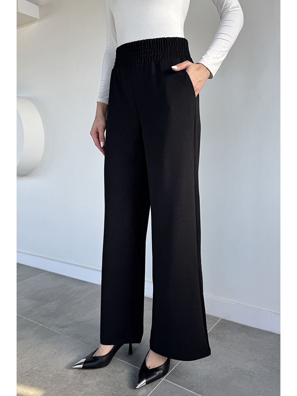 Siyah Kadın Bel Lastikli Bol Paça Pantolon