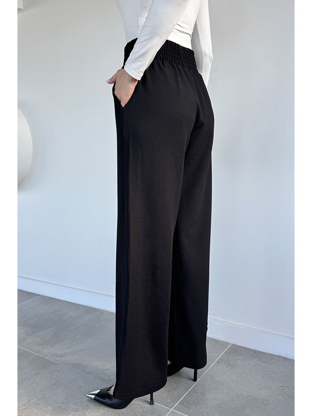 Siyah Kadın Bel Lastikli Bol Paça Pantolon-2