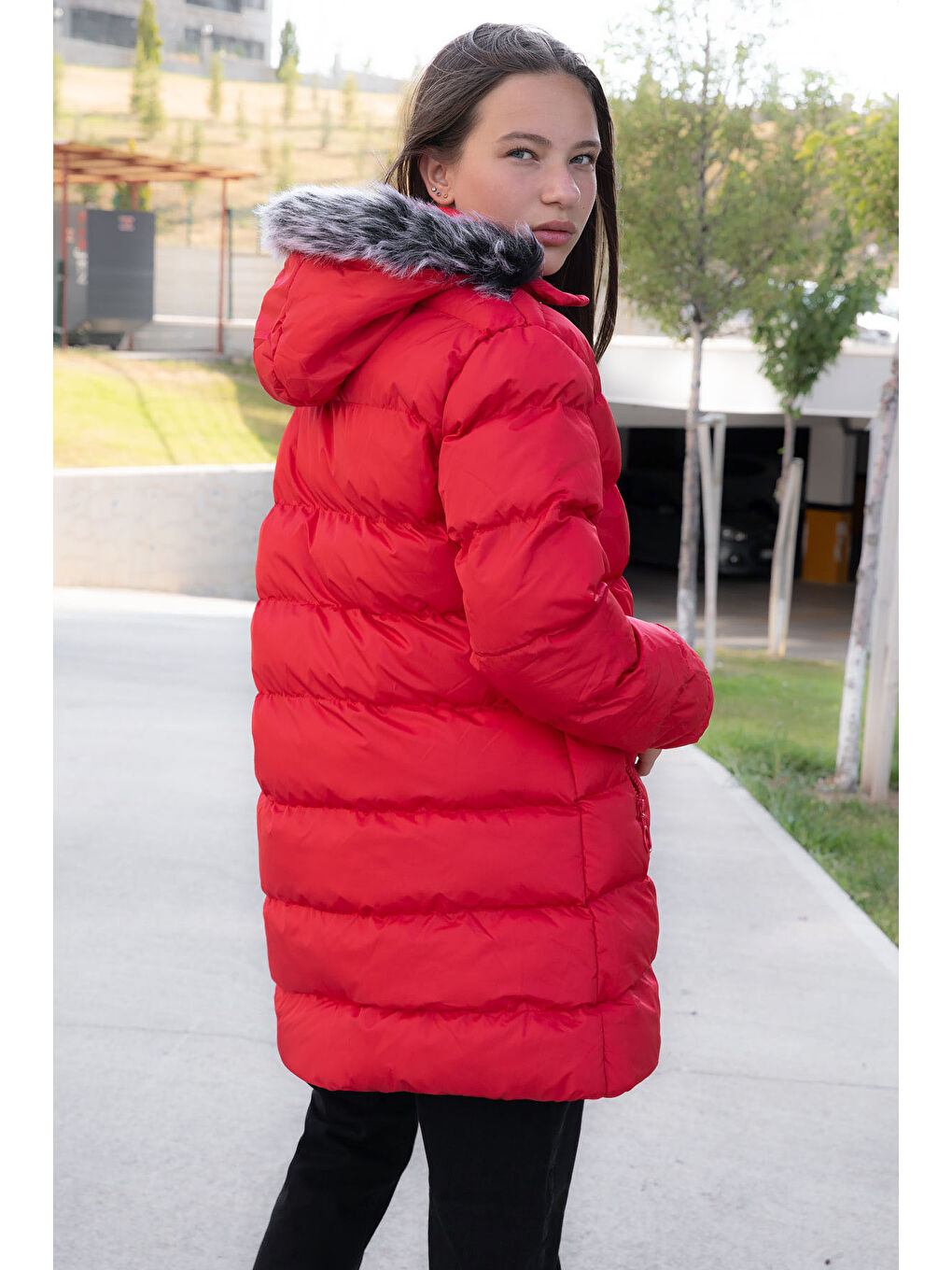 Kırmızı İçi Kürklü Çıtçıtlı Kapüşonlu Kız Çocuk Şişme Mont 21321-4