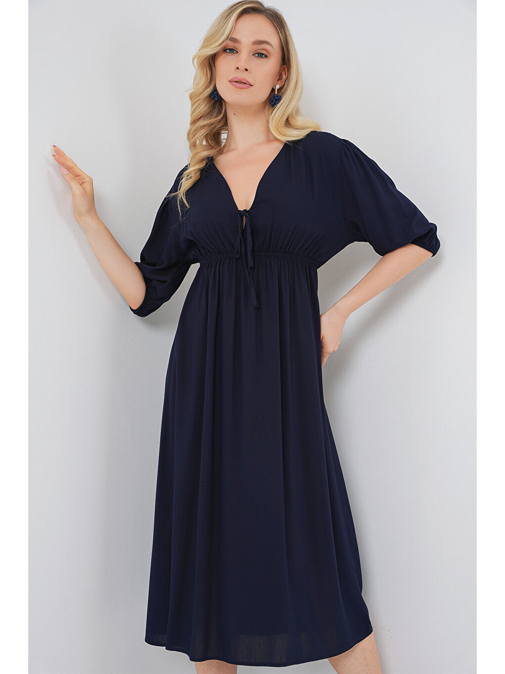 2570 Kadın Beli Büzgülü V Yaka Elbise - Lacivert-3